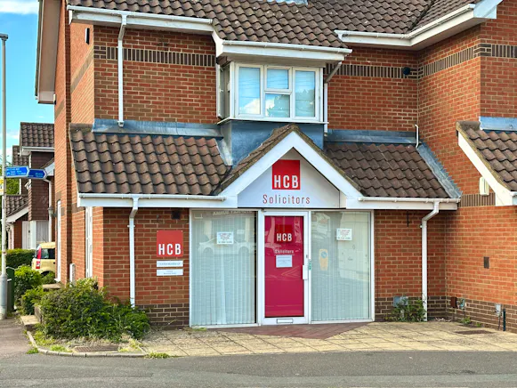 8 St Thomas Road, Luton, Office / Retail To Let - 20260609_173537614_iOS.jpg