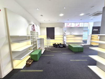 2 Warren Street, Stockport, Retail To Let - 20250624_151259.jpg