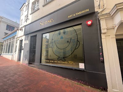 15 Brighton Place, Brighton, Retail / Retail - In Town To Let - WhatsApp Image 2026-03-23 at 18.27.05 (2).jpeg