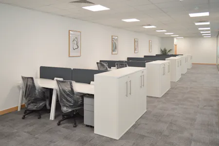 Metropolitan House, 321 Avebury Boulevard, Central Milton Keynes, Office To Let - Image 8