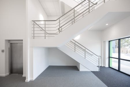 Unit 5, Metroplex Park, Tolworth, Industrial / Warehouse To Let - Metroplex Unit 5-21.jpg