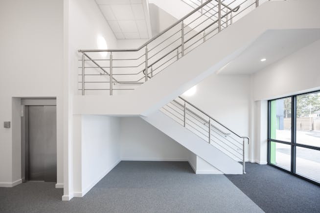 Unit 5, Metroplex Park, Tolworth To Let - Metroplex Unit 5-21.jpg