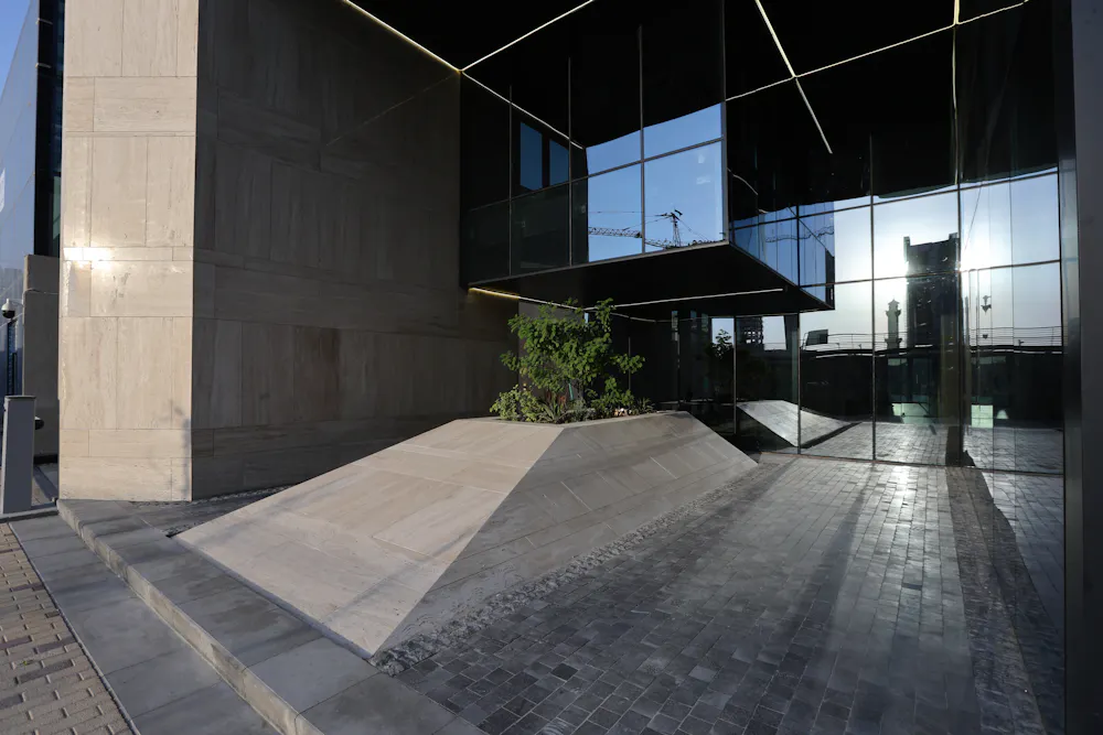 The Core, Saudi Arabia Riyadh, King Abdulaziz Rd - IMG_9468.JPG