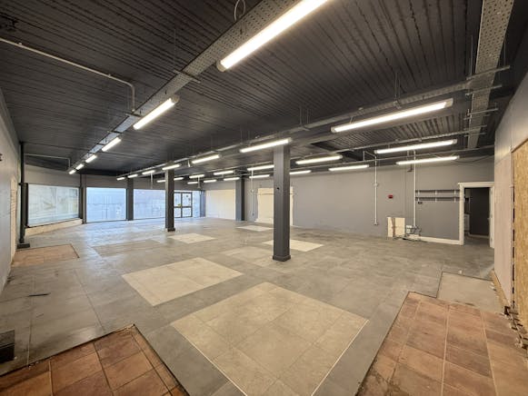 33 The Broadway, Addlestone, Retail To Let - IMG_5963.JPEG