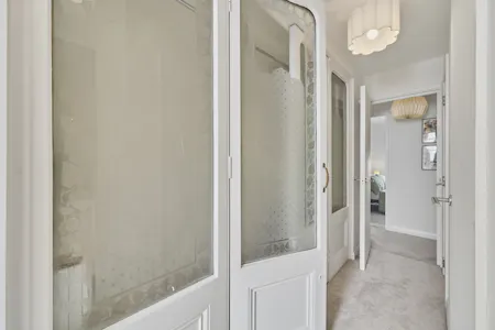 Borough High Street, London, Residential Flat To Let - Built-in Storage
