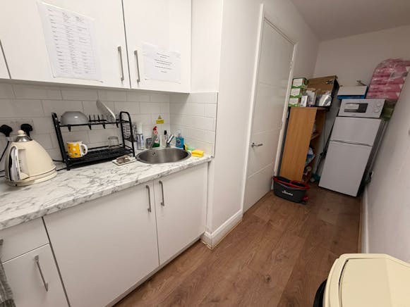 124 London Road, Benfleet, Office / Retail To Let - WhatsApp Image 2026-03-16 at 16.02.33 (1).jpeg