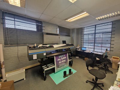 Unit 20, Stockport, Industrial/Logistics To Let - 20250127_144826.jpg