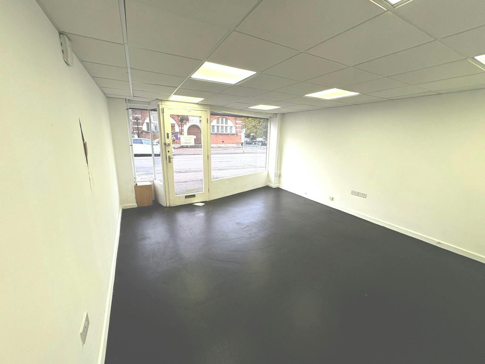 Retail/Shop in Bournemouth - photo 2