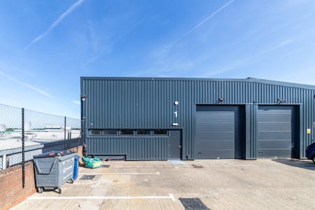Wellington Park Estate, London, Industrial / Logistics / Trade Counter / Warehouse / Industrial / Warehouse To Let - Wellington_Park_Ind_Estate050.jpg