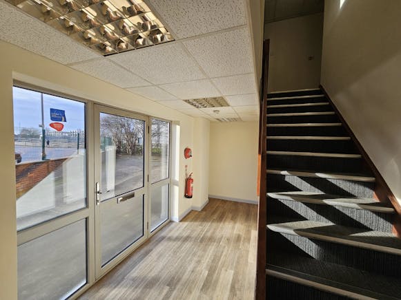 Unit 13A, Evesham To Let - 20250110_111848.jpg