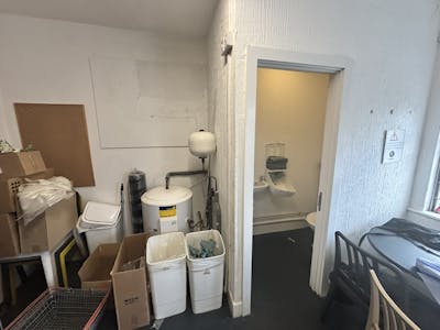 38 Market Street, Eastleigh, Cafe (A1) / Investment For Sale - IMG_7767.JPEG