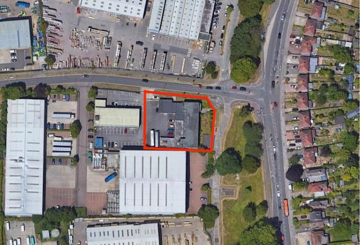 472 Basingstoke Road, Reading, Office For Sale - Aerial view of Property in relation to Basingstoke Road  Bennet Road Junction.jpg