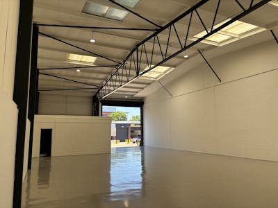 Unit 10, Oakwood Trade Park, Crawley, Industrial/Logistics To Let - IMG_0739.jpeg