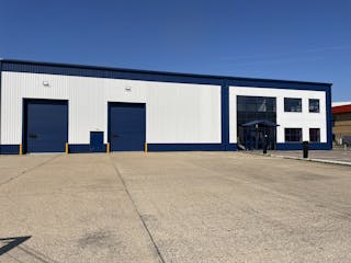 Unit 1, Sovereign Park, Luton, Industrial To Let - IMG_2870.JPG