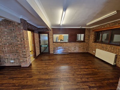 1 Wootton Street, Portsmouth, Healthcare / Office To Let - 20260420_152506.jpg