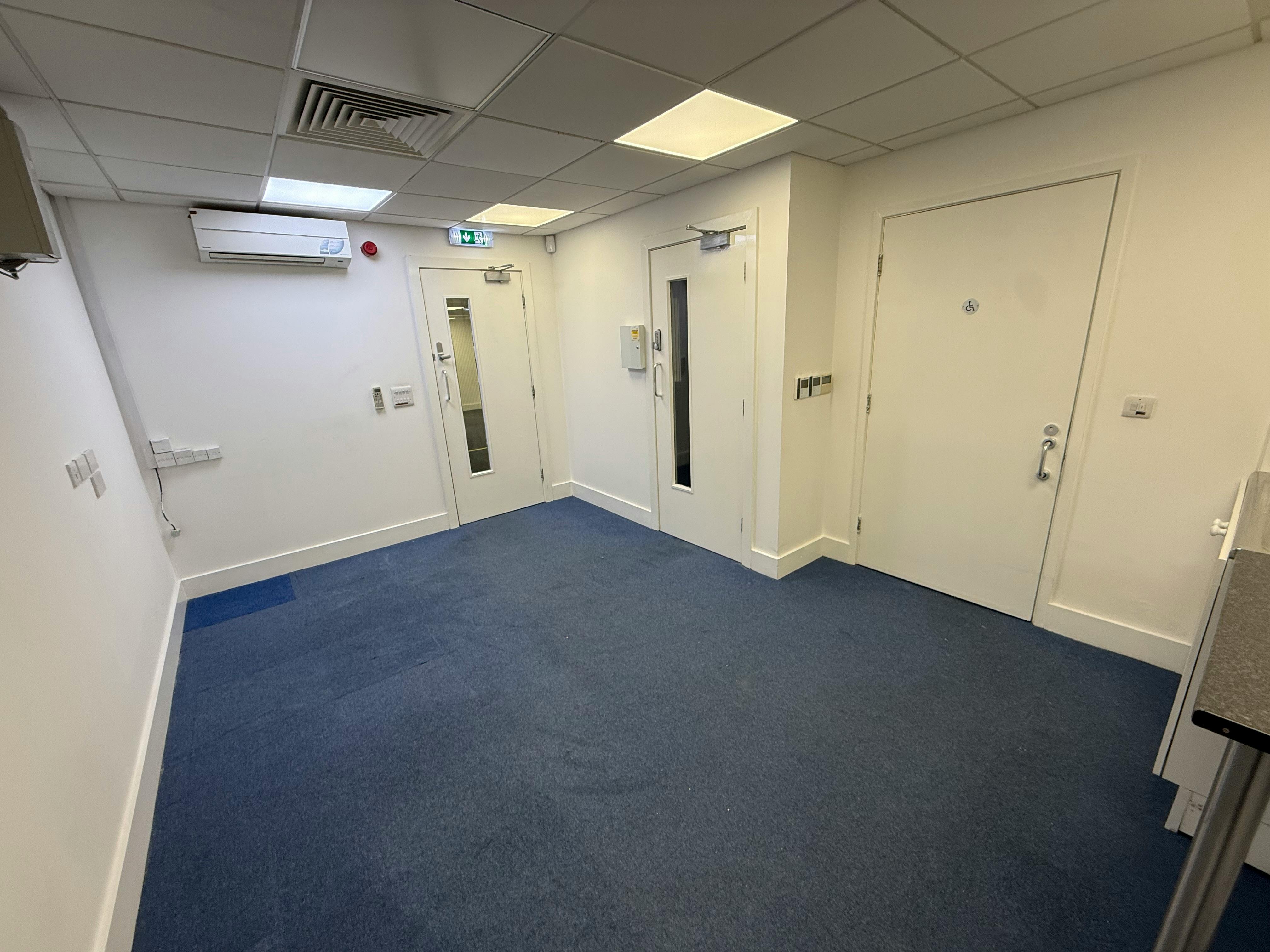 9 Front Street, Chester Le Street, Retail To Let - IMG_8223.jpeg