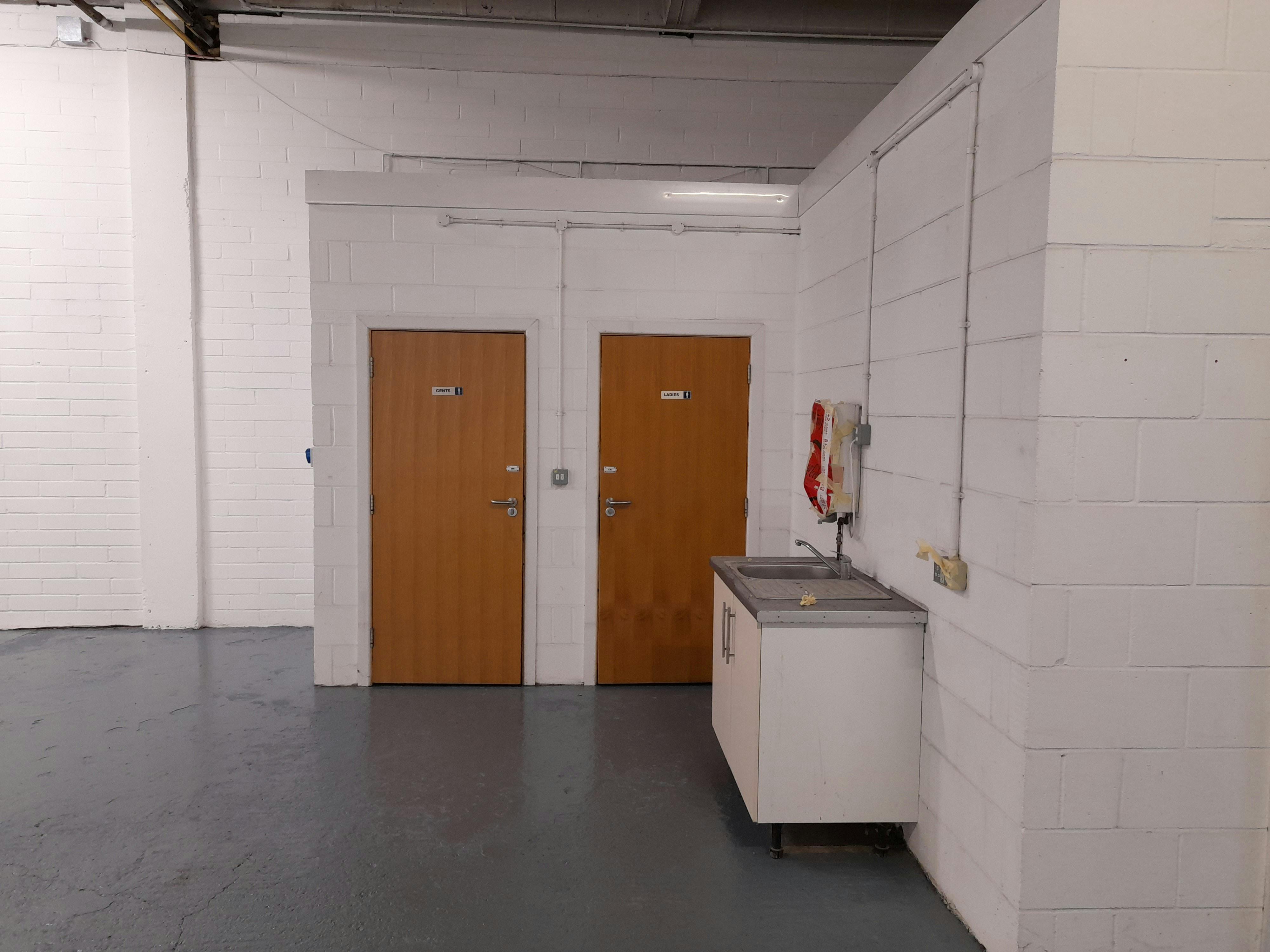 Unit B Consort House, Newbury, Industrial / Warehouse To Let - 20251020_112805.jpg