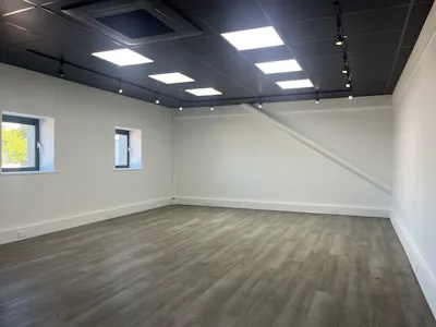 Unit 2 Oakhurst Business Park, Southwater, Industrial / Warehouse To Let - WEB IMG_1516.JPG