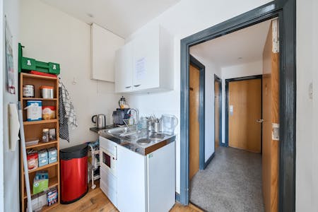 Unit 11, Shepperton House, London, Office Lease Assignment - 1312080156852a986d87e0ARW1.jpg