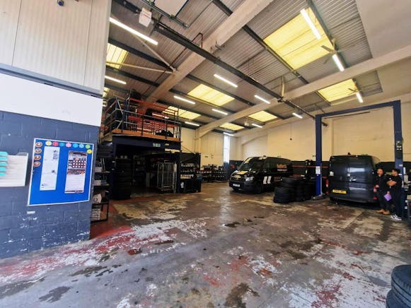 D4 Grafton Way, West Ham Industrial Estate, Basingstoke, Industrial / Industrial To Let - 20250606_103722.jpg