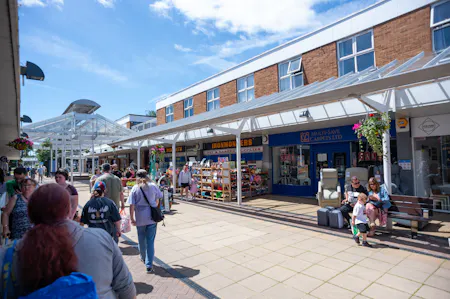 12 South Walk, Bristol, Shopping Centre To Let - 12 South Walk #2.jpg