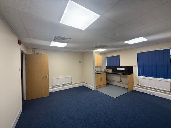 Cottis House, Locks Hill, Rochford, Office To Let - WhatsApp Image 2025-08-28 at 14.14.05_ca3966d3.jpg