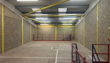 Unit 1, Brickfields Industrial Park, Bracknell, Industrial/Logistics To Let - b9e4c26d28aaa8d431617a33e563b0ee-4.jpg