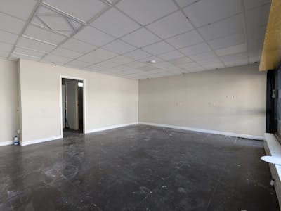 34a High Street, Knaphill Woking, Retail To Let - 8ad4b63e0e0b429090474277b3a7d554.JPG