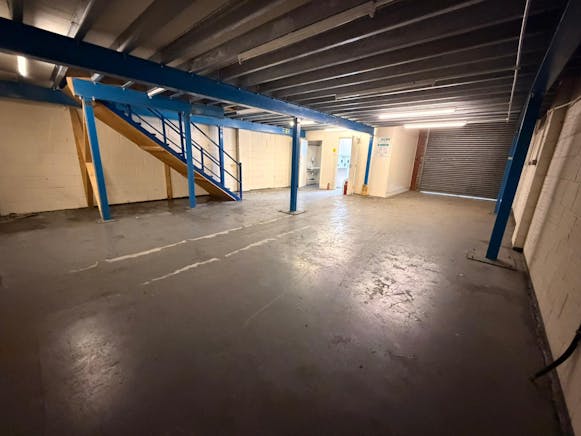 11 Rosshill Industrial Park, Southend-on-Sea, Industrial To Let - WhatsApp Image 2026-05-11 at 16.11.26 (1).jpeg