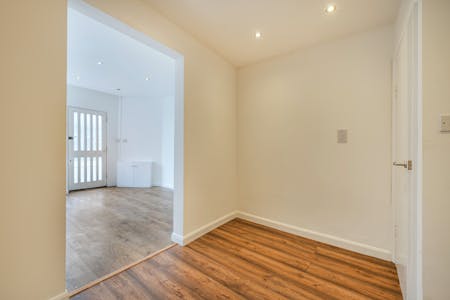 102 Portland Road, London, Class E Retail / Leisure / Investment / Retail For Sale - 1439902-6-69e103c1e0677.jpg