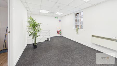 16-20 Heaton Fold, Bury, Office / Warehouse / Workshops To Let - Landing