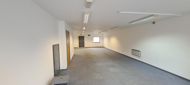 Unit 22 Boundary Business Centre, Boundary Way, Woking, Offices / Industrial / Warehouse To Let - 20220905_143347.jpg