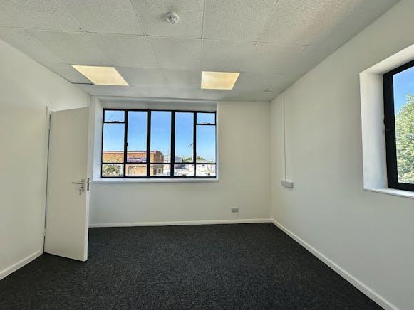 56a Wilbury Way, Hitchin, Industrial To Let - Image 13