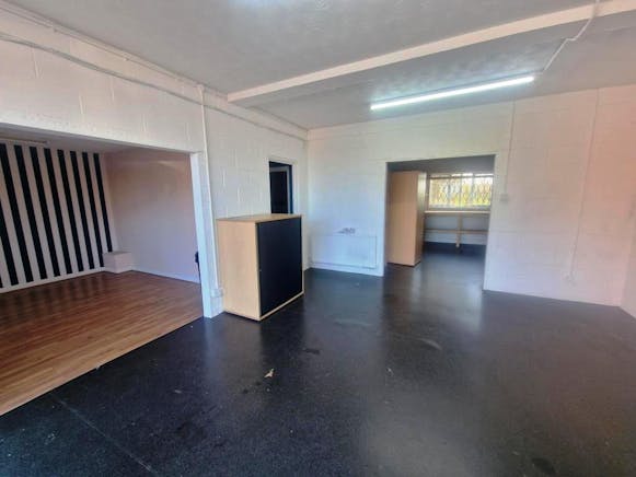 16 Murrell Green Business Park, Hook, Industrial To Let - 20260304_130534.jpg