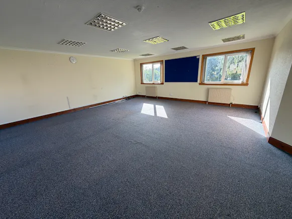 Unit 75B, Perth Airfield, Perth, Offices To Let - IMG_7228.JPG