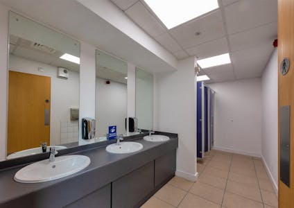 Seven House, 18 High Street, Birmingham, Office To Let - Seven House WC's