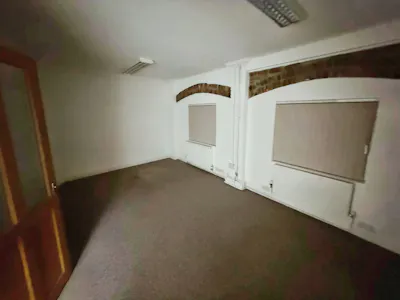 375-377 Rayleigh Road, Leigh-On-Sea, Office To Let - aa120cd7-WhatsApp 20Image 202026-01-06 20at 2012.03.28.jpeg