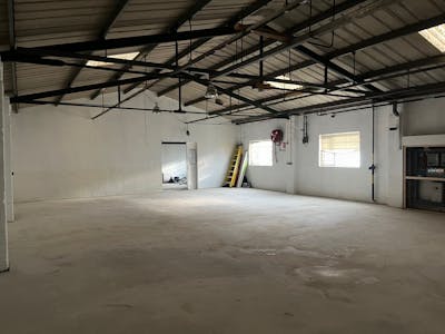 Unit 8 Wilkinson Road, Love Lane Industrial Estate, Cirencester, Industrial / Warehouse To Let - 4.jpg