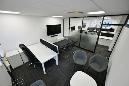 Unit A2 Windsor Place, Crawley, Office To Let - people images statom-2.jpg