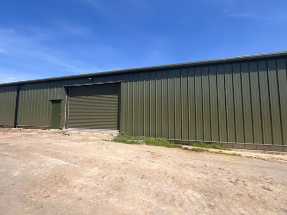 Industrial Units, Oakcroft Farm, Aylesbury, Industrial To Let - WhatsApp Image 2026-05-26 at 09.2.jpeg