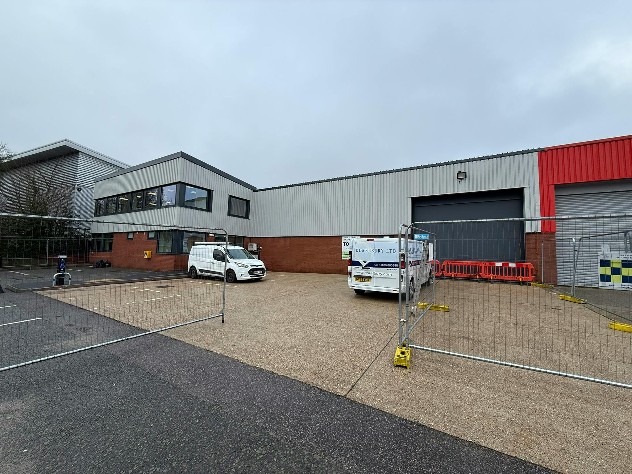 Industrial Unit in Hedge End - photo 2