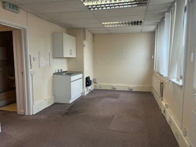 1B Carrera House, Merlin Centre, Aylesbury, E (Commercial / Business / Service) / Office To Let - 20260331_075708342_iOS.jpg