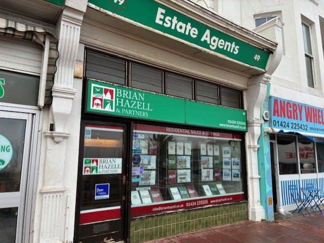 49 Marina, Bexhill On Sea, Retail To Let - 15025225-7a44-4d00-9050-75a4f3439733.jpg