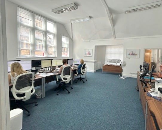 St. Stephens House, Windsor, Office To Let - Main office again ii.jpg