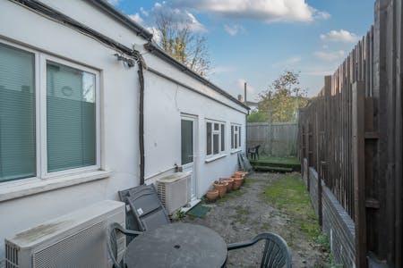 17 Station Road, London, Retail For Sale - 13819817691b497697fd4.jpg