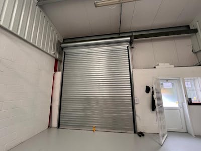 Unit 2 Lodge Yard, Aylesbury, Industrial To Let - 12.jpeg