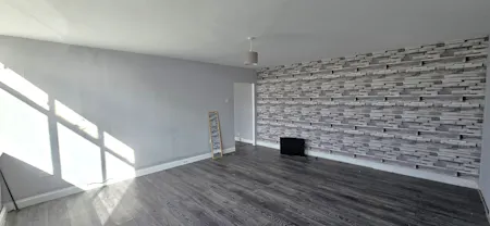 Unit 12, Unit 13 & Unit 14, Lyndean Industrial Estate, London, Industrial To Let - 20260224_135355 - Edited.jpg