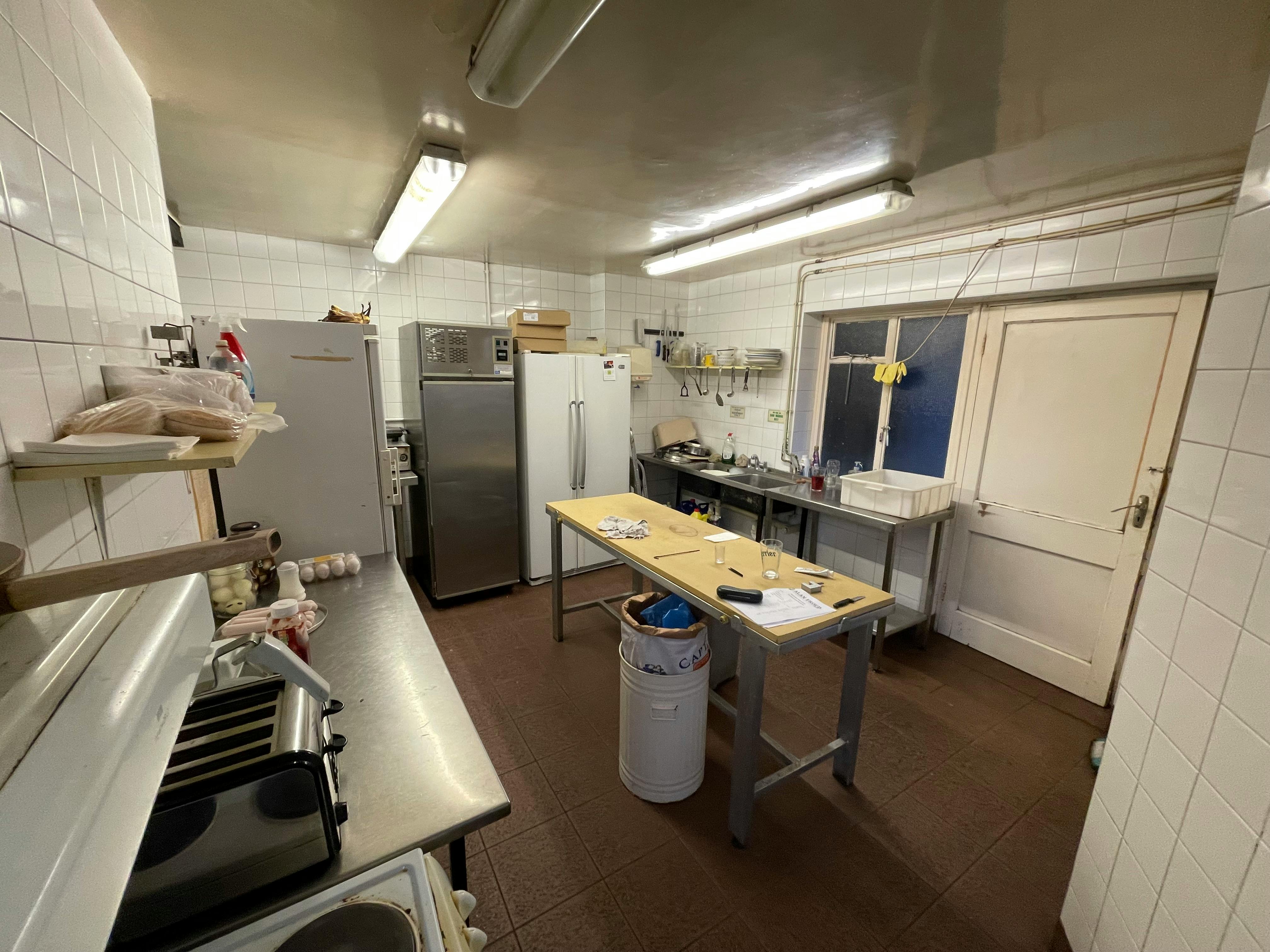 Retail/Shop in Fordingbridge - photo 4