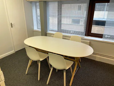 3 Brittingham House, Orchard Street,, Crawley, Office To Let - WEB IMG_8205 (1).jpg