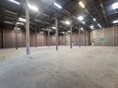 24 Scrubs Lane, London, Industrial To Let - Warehouse01.jpg